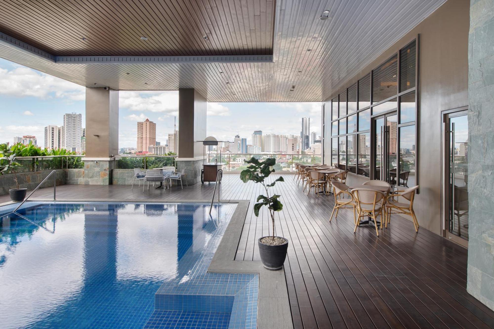 Citadines Roces Quezon City Exterior photo